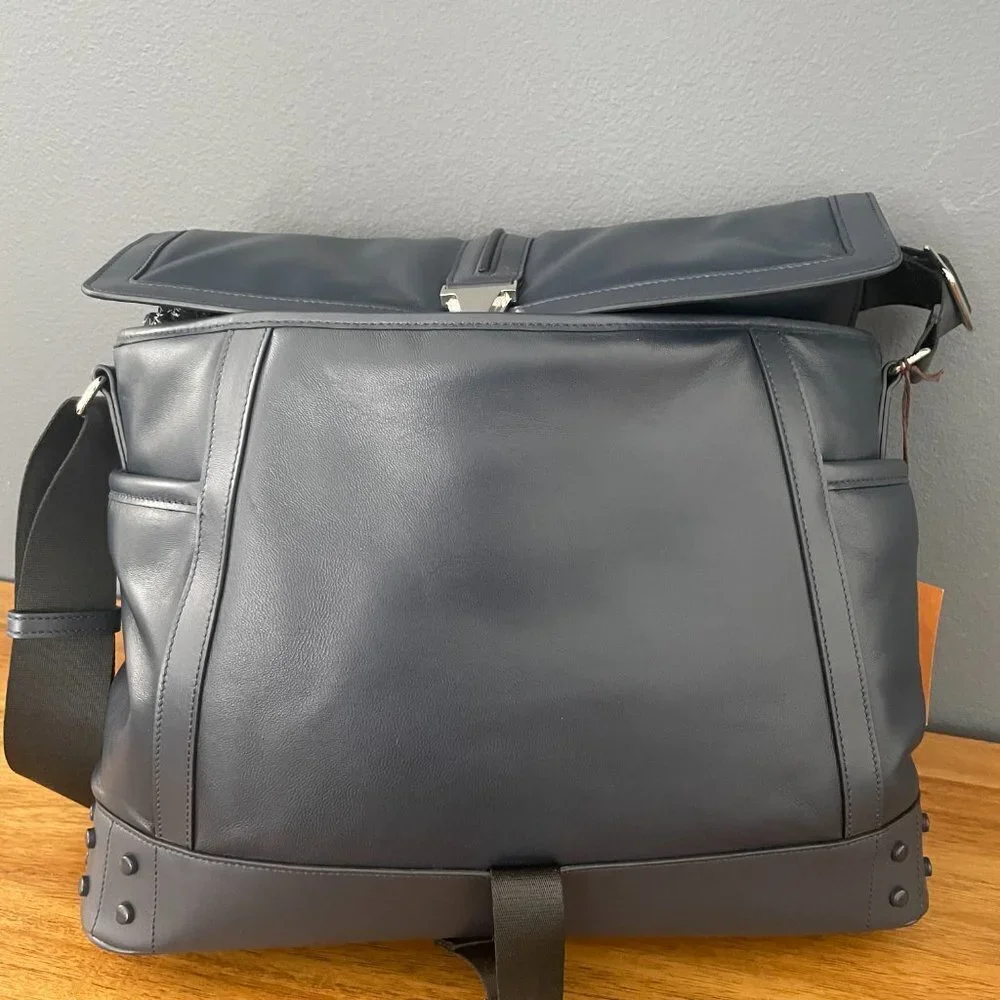 Tod's Italy Blue Leather New Messenger XBMTDSY9200ND6U820‎